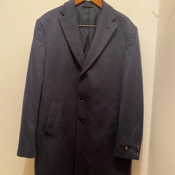 NEIMAN MARCUS
Men's Solid Cashmere Topcoat - Picture 4 of 5